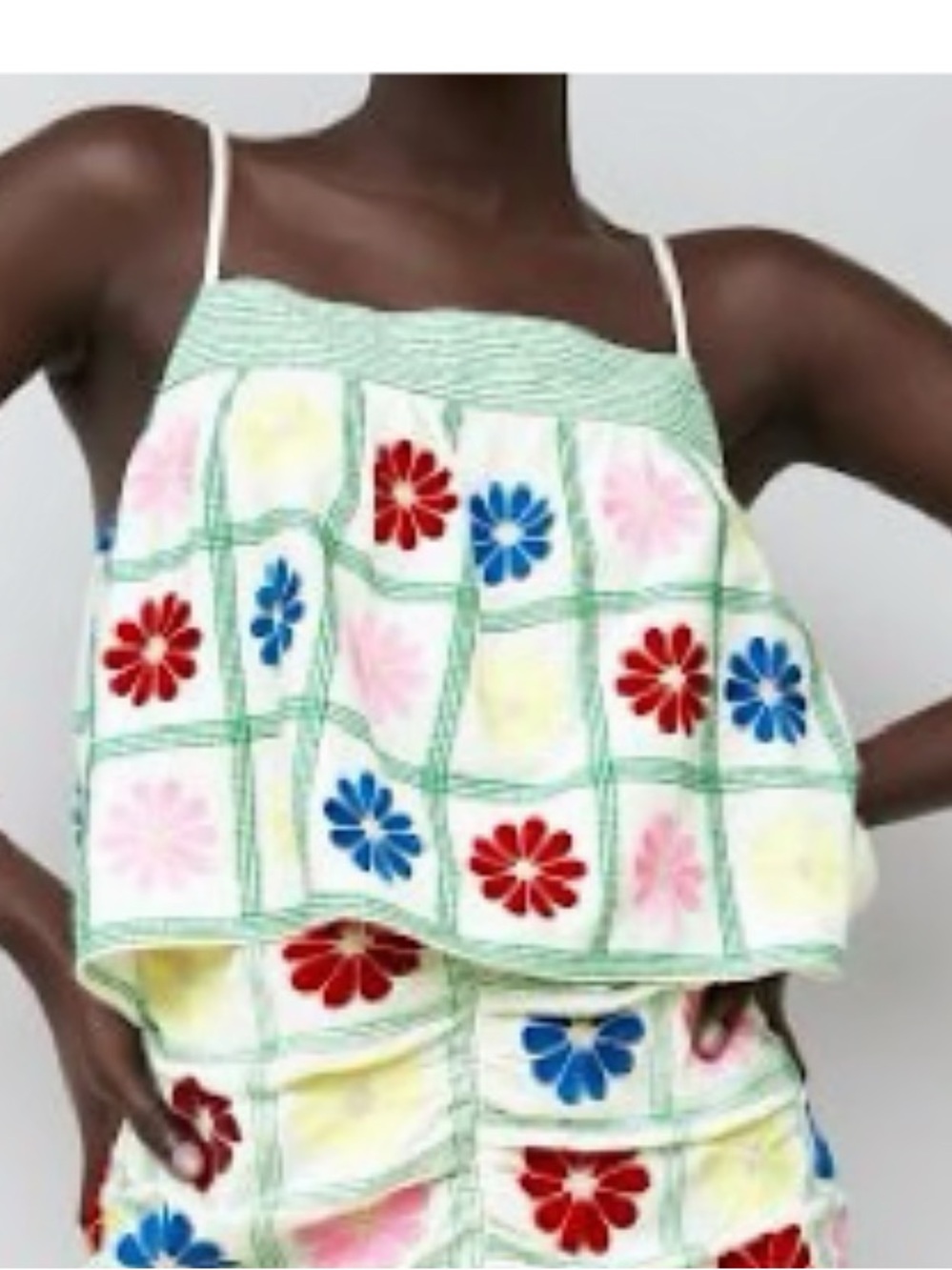 Zara Limited Edition Floral
Embroidered Crop Top - Size L